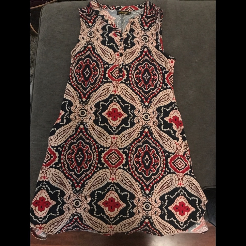 Sleeveless women’s dress size medium